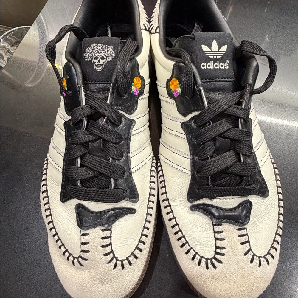 EXTREMELY RARE Adidas Samba OG Dia de los Muertos edition